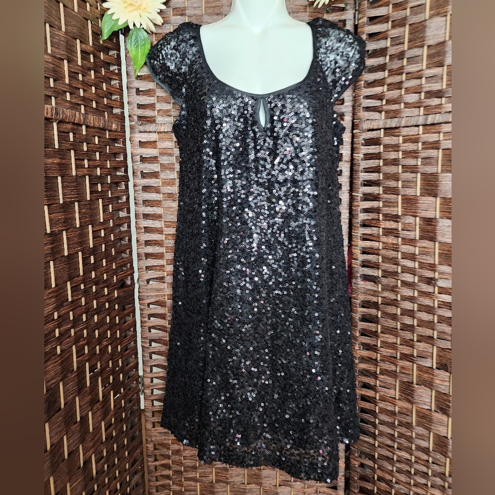 Calvin Klein Full lining: 100% PolyesterHidden back zElegant Black Sequin Dress